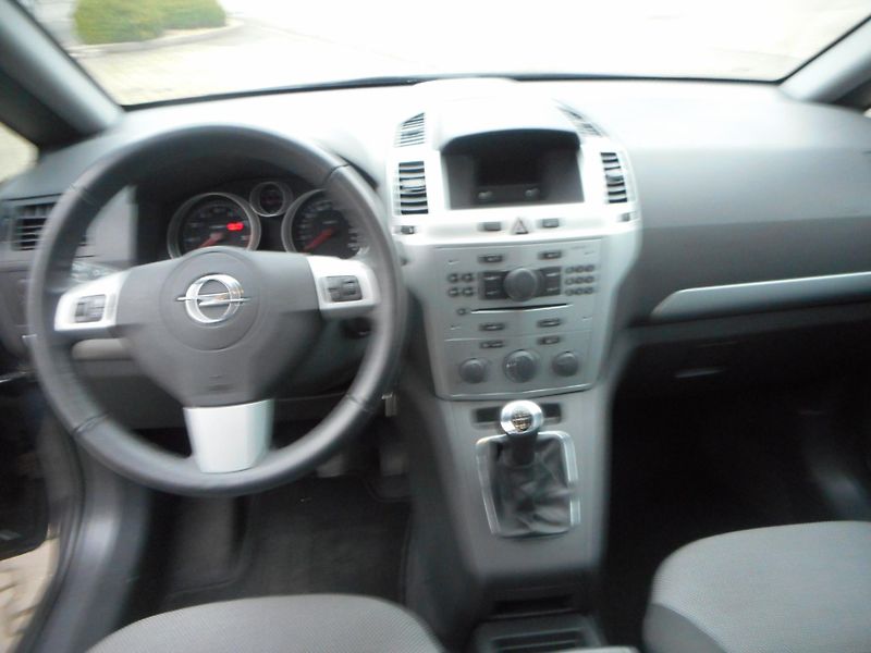 Opel Zafira (2014) 1,8 16v TEMPOMAT, KLIMA,7-míst - fotka 9 z 17