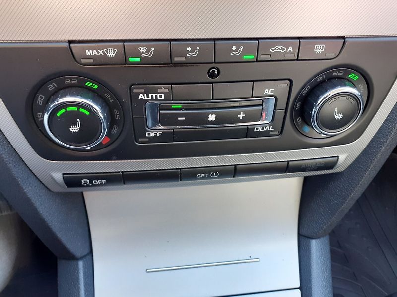 Škoda Octavia (2012) KOMBI 1.4 TSI - fotka 14 z 38