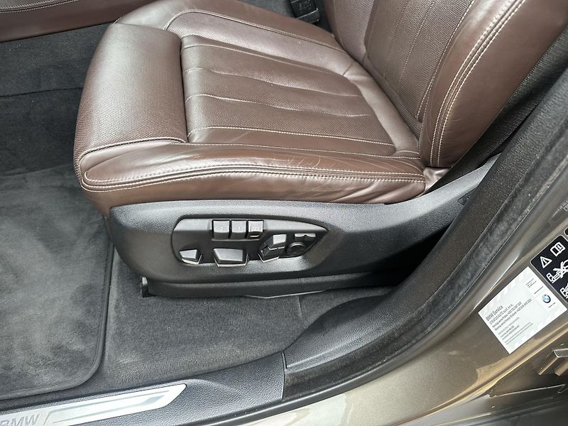 BMW X5 x DRIVE 30D - fotka 11 z 28