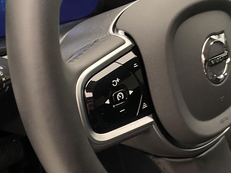 Volvo V90 T6 AWD PLUG-IN PLUS DARK TAŽNÉ - fotka 20 z 53