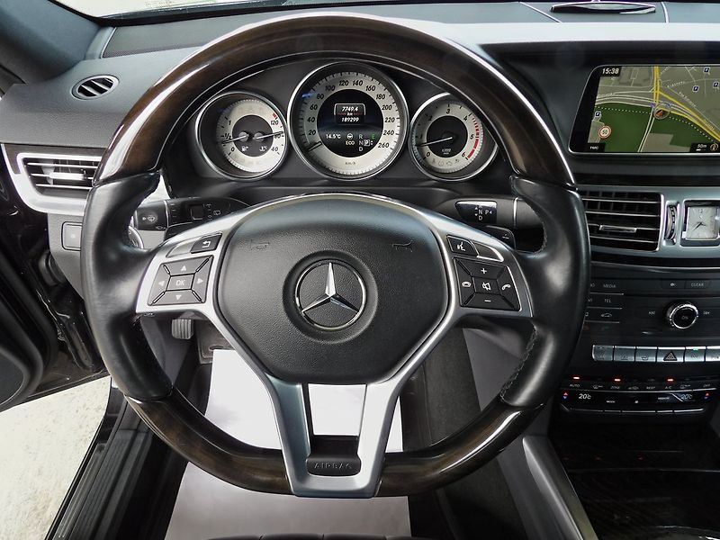 Mercedes-Benz Třídy E 350d 4Matic Airmatic TZ 360° - fotka 15 z 37