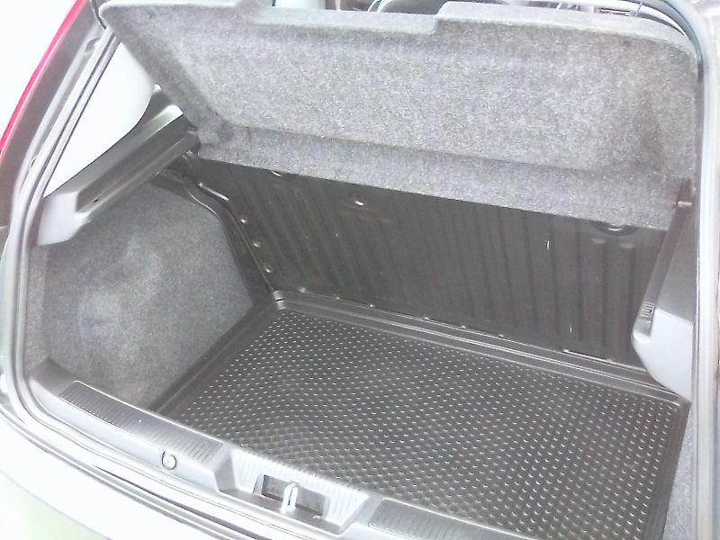 Fiat Punto (2010) 1.2i , 2.majitel - fotka 24 z 32