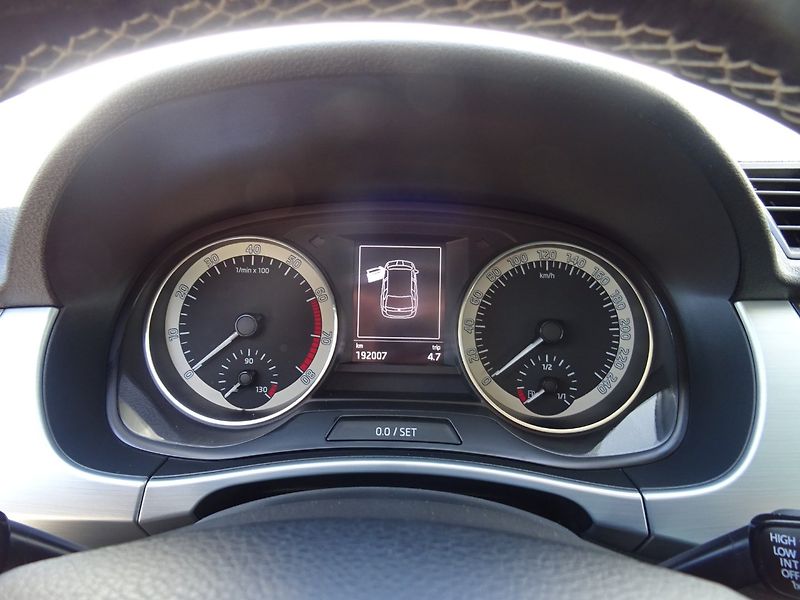 Škoda Fabia (2015) 1.2i81kW,Edition,1maj,el.s.kni - fotka 9 z 24
