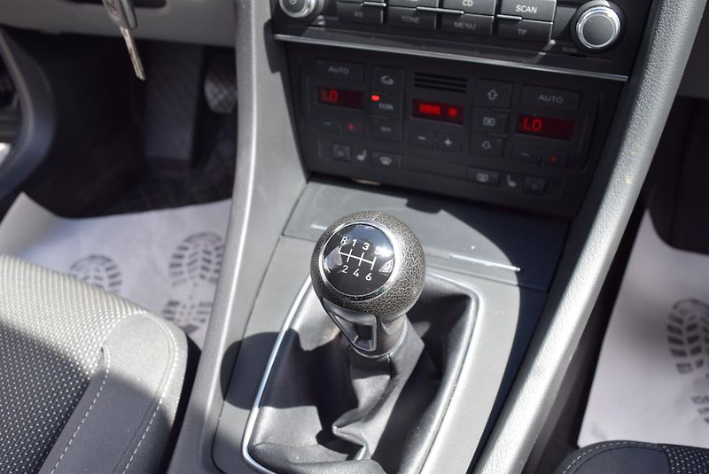 Seat Exeo (2010) 2.0TDI 88kw REFERENCE VÝHŘEVY - fotka 32 z 44