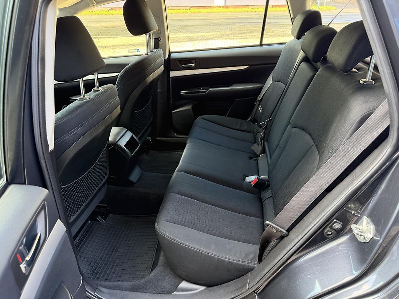 Subaru Outback 2,0 D BOXER / 4X4 / 110kW - fotka 14 z 28
