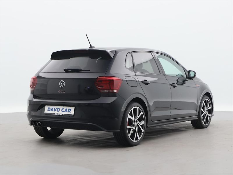 Volkswagen Polo 2,0 GTI 147kW DSG Virtual DPH - fotka 7 z 33