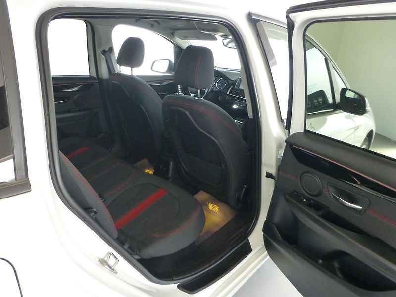 BMW Řada 2 (2016) 2,0D*NAVI*ALU*VYHŘ.SED*M.PAKET - fotka 19 z 31