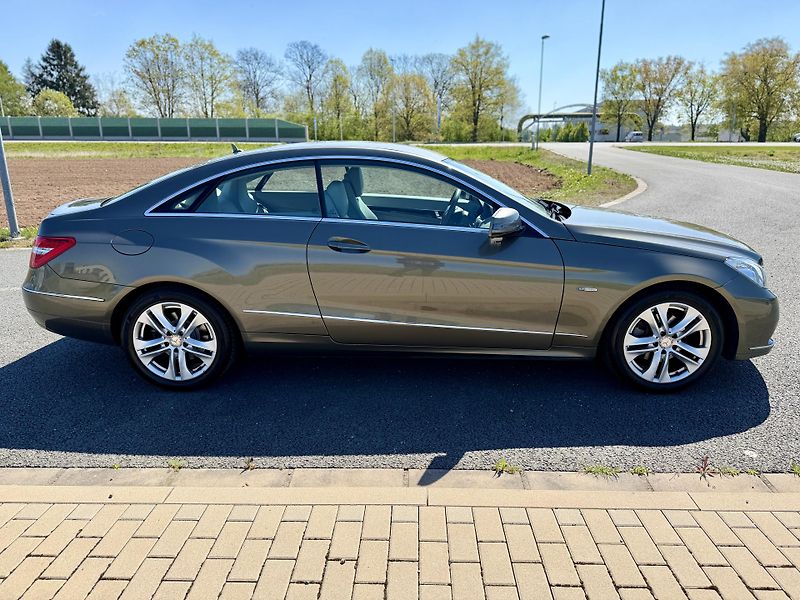 Mercedes-Benz Třídy E 250 CGI 5G KUPÉ SERVISKA - fotka 6 z 39