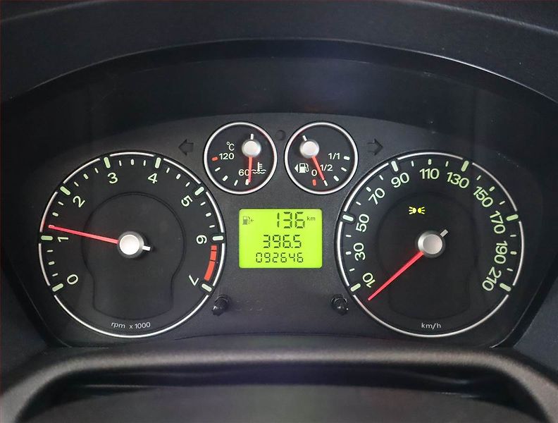 Ford Fusion (2008) 1.4, po STK, jezdí skvěle - fotka 11 z 16