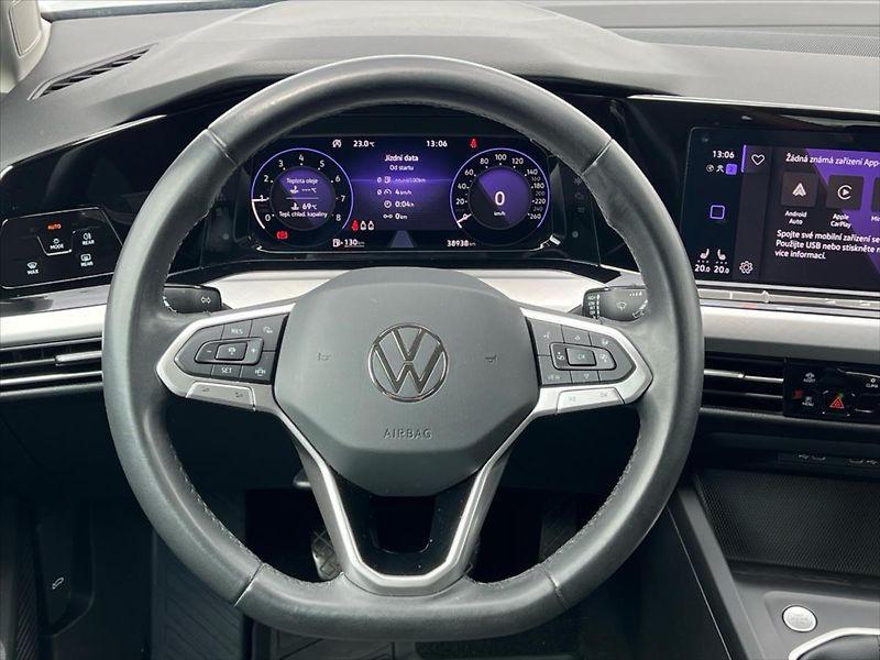Volkswagen Golf 1,5 TSi 96kW LIFE  8 - fotka 15 z 23