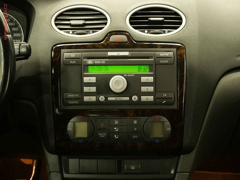 Ford Focus (2006) 1.8TDCi, AC, temp - fotka 13 z 20