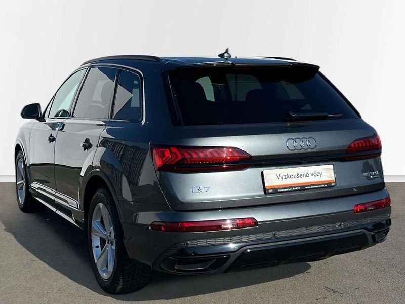 Audi Q7 (2023) S line 55 TFSI Quattro - fotka 8 z 20