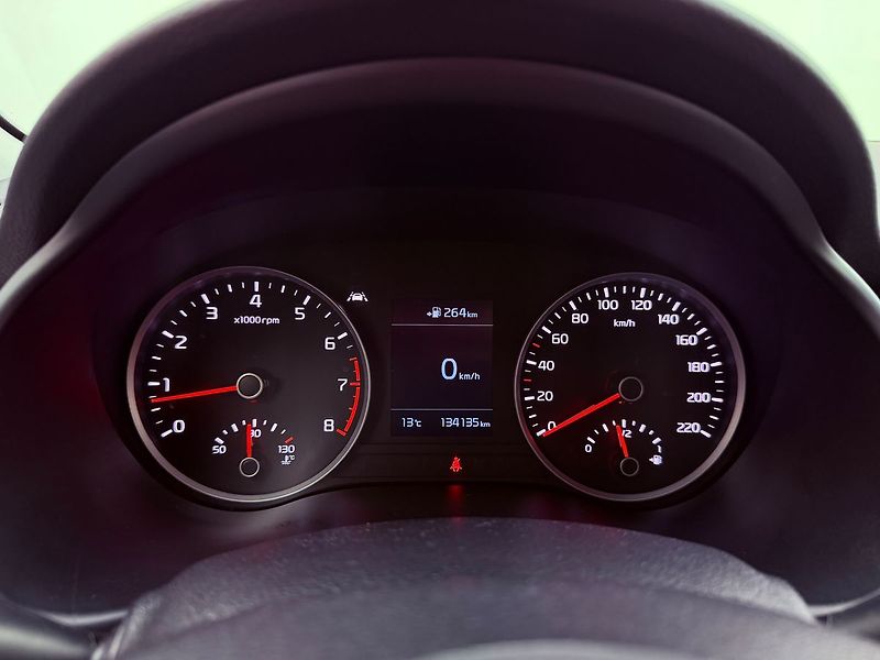 Kia Stonic 1.4 Exclusive, Serviska, TOP - fotka 18 z 29