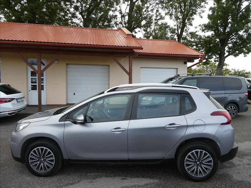 Peugeot 2008 1,2 PureTech 81kW AUTOMAT, ČR - fotka 6 z 38