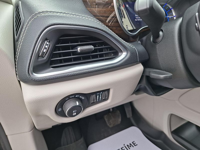 Chrysler Pacifica (2021) 3,6 LIMITED,HYBRYD, REZERVACE  - fotka 24 z 38