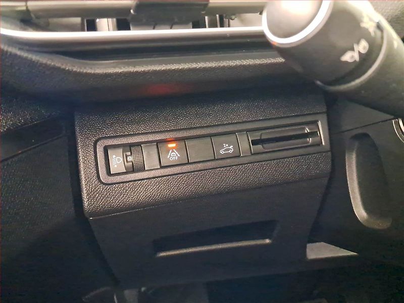 Peugeot 5008 (2021) 1.5 BlueHDi - fotka 23 z 24