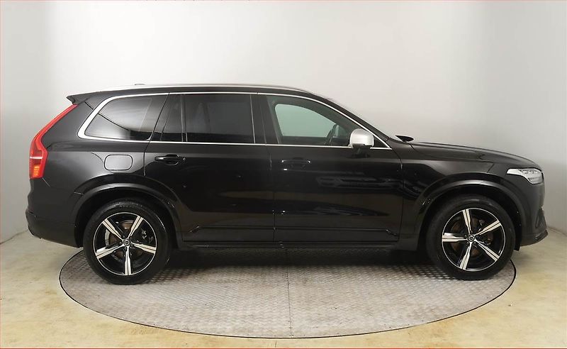 Volvo XC90 (2018) R-Design D5 AWD - fotka 6 z 23