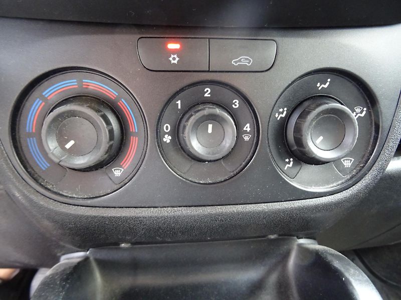 Fiat Dobló (2011) 1.3 JTD 66kw MAN5 - fotka 21 z 24