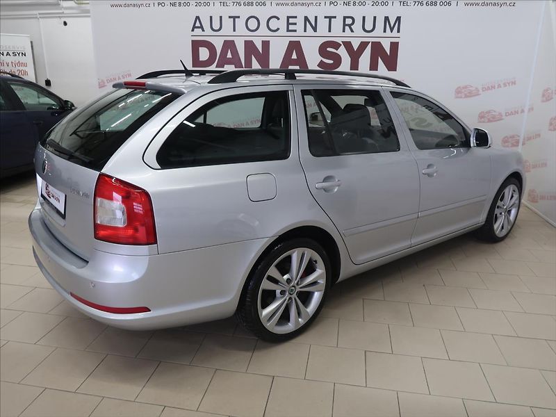 Škoda Octavia 2,0 TDI CR RS nezávislé topení - fotka 4 z 29