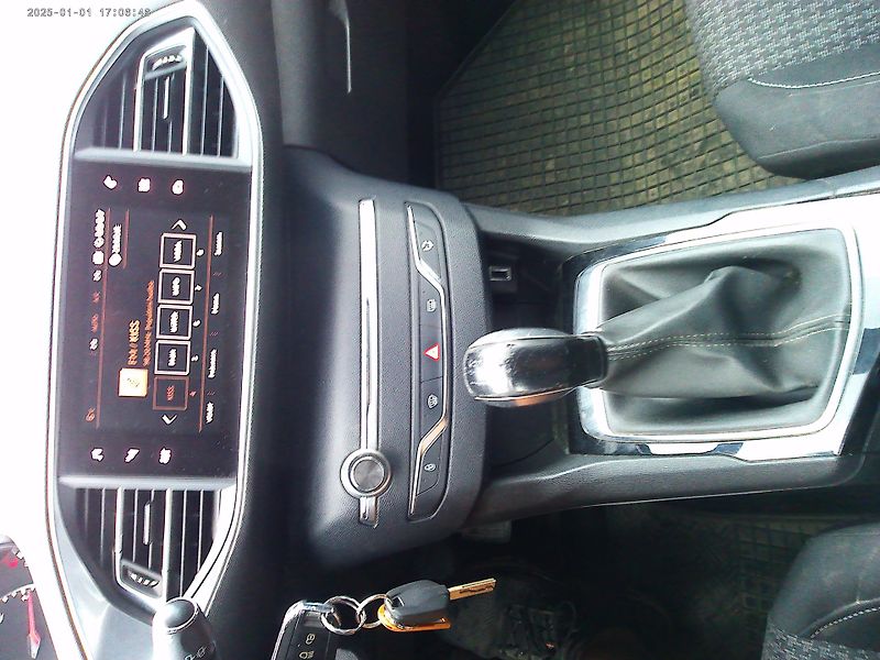 Peugeot 308 1.6 HDi, 73 kW, klima, 2x kola - fotka 19 z 32