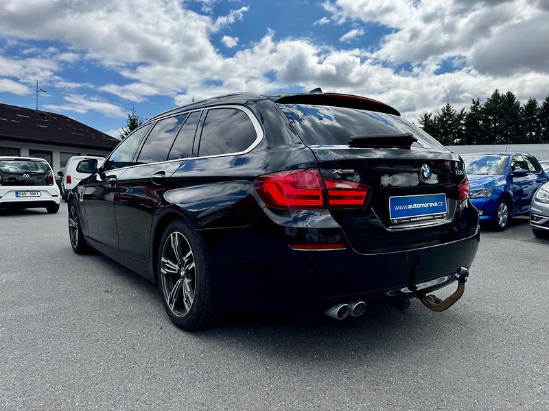 BMW Řada 5 (2012) 530XD M-paket - fotka 7 z 29