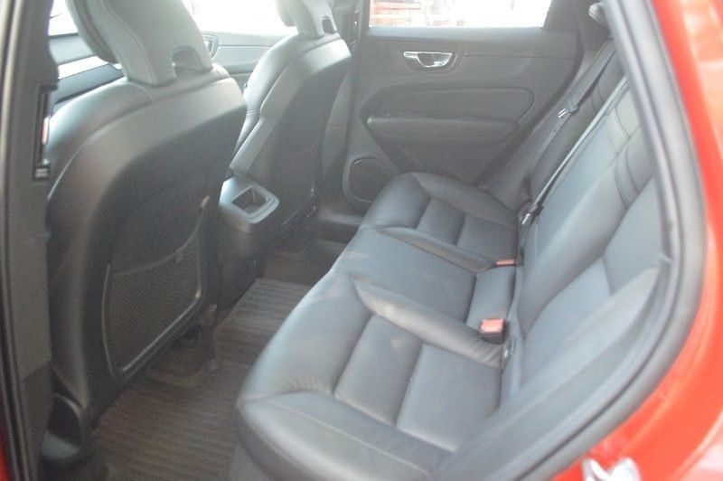 Volvo XC60 D4 AWD 2.4 INSCRIPTION (automa - fotka 15 z 28