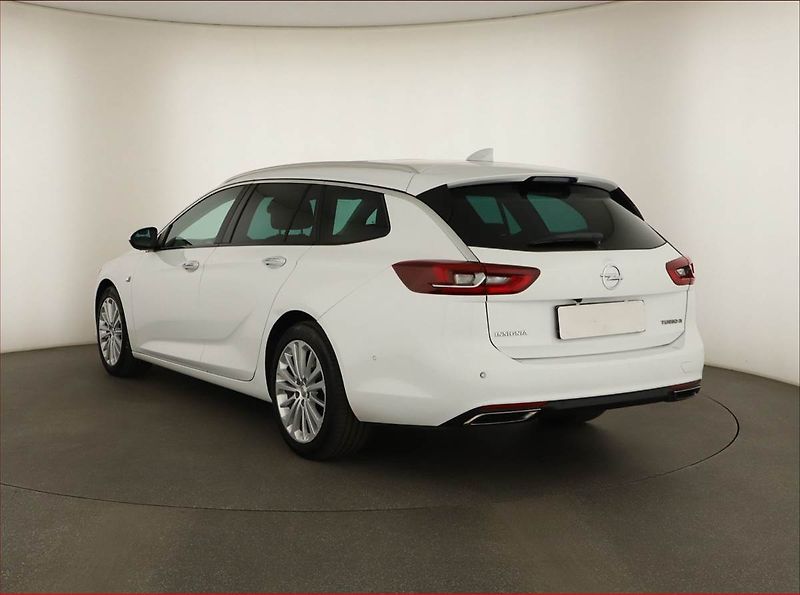 Opel Insignia (2018) 2.0 Turbo 4x4, 4X4, Automat - fotka 4 z 19
