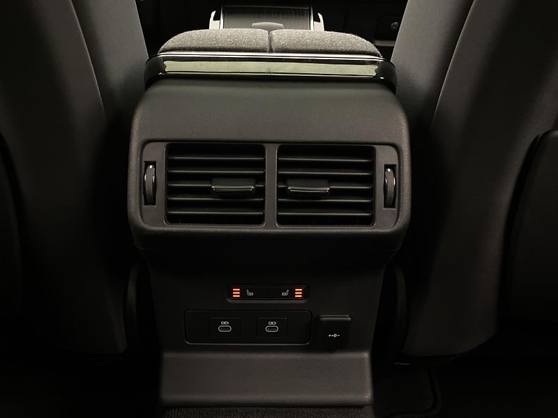 Land Rover Range Rover Velar P400e DYNAMIC HSE REZERVACE - fotka 28 z 47