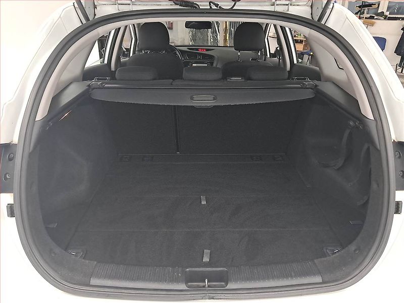 Kia Ceed (2014) 1.6 CRDi, Navi, Tempomat - fotka 13 z 17