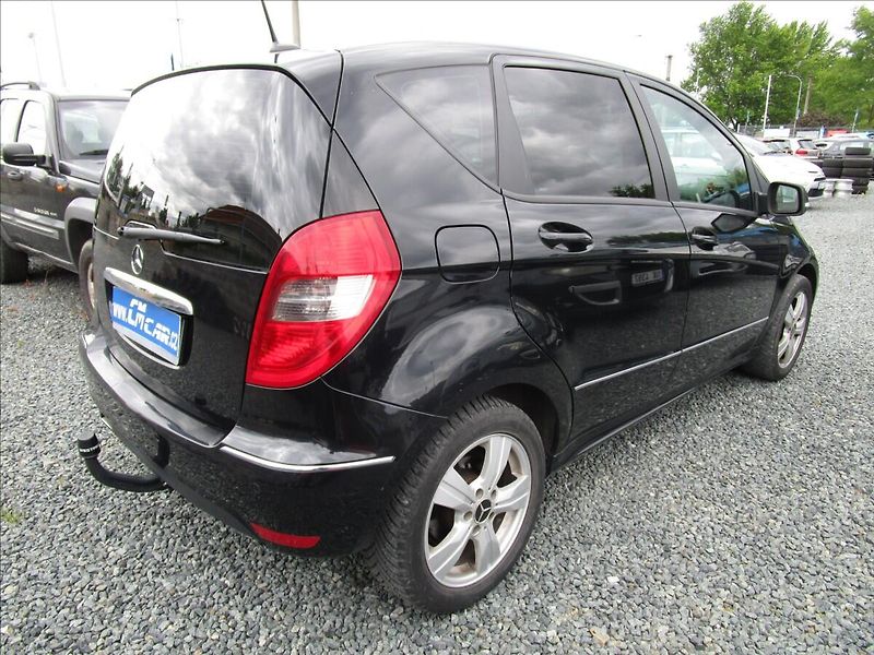 Mercedes-Benz Třídy A A160,  Klima - fotka 4 z 39