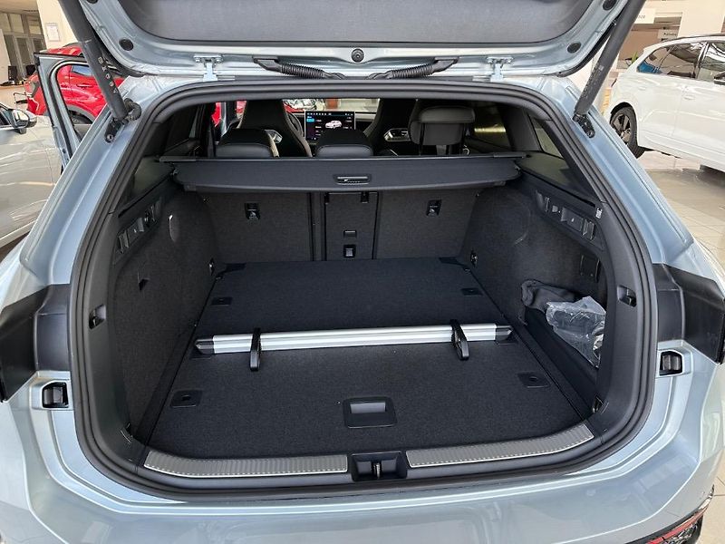 Volkswagen Passat (2024) R-line - fotka 16 z 22