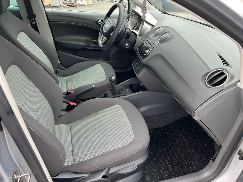 Seat Ibiza 1.4 16V - fotka 12 z 14