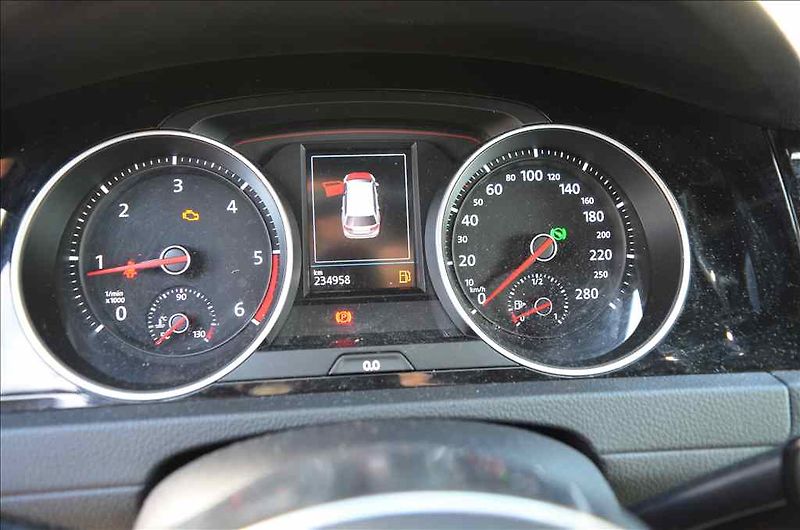 Volkswagen Golf (2018) KOMBI 2,0 TDI - fotka 11 z 17