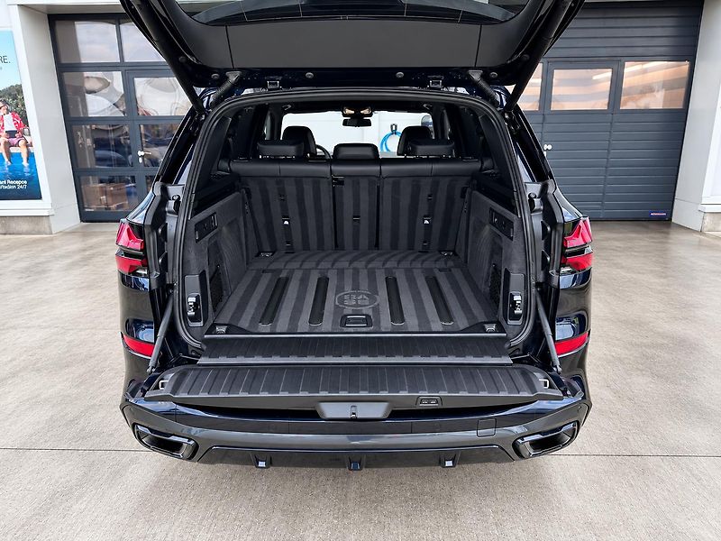 BMW X5 xDrive30d M-Sport PRO - fotka 33 z 34