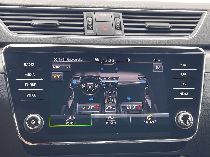 Škoda Superb (2022) 2.0 TDI 110kW DSG Style Plus c - fotka 18 z 34