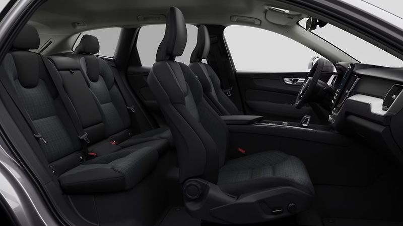 Volvo XC60 (2026) B5 AWD AUT CORE - fotka 4 z 11