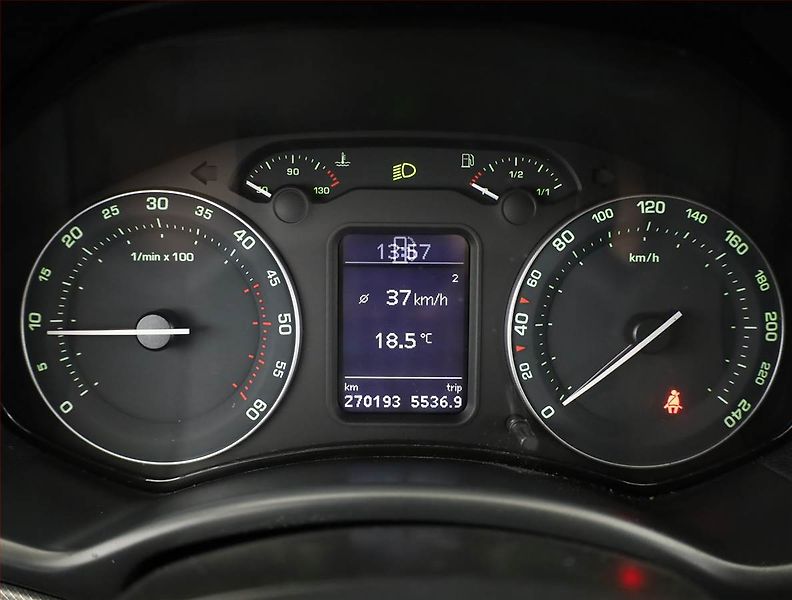 Škoda Octavia (2006) 2.0 TDI, po STK, jezdí výborně - fotka 9 z 17