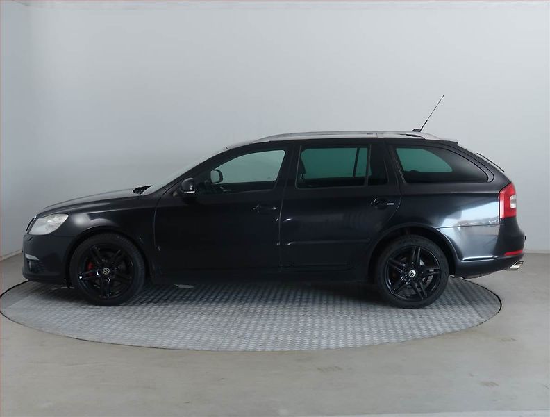 Škoda Octavia (2010) RS 2.0 TDI, Automat, Xenony - fotka 3 z 18
