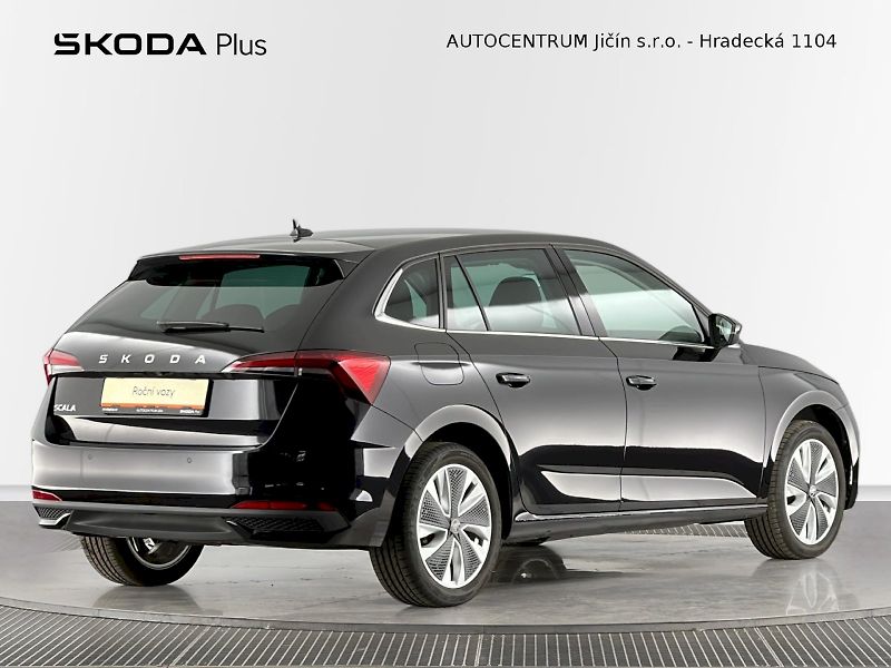 Škoda Scala (2025) 1.0TSI 85kW Top Selection - fotka 2 z 31