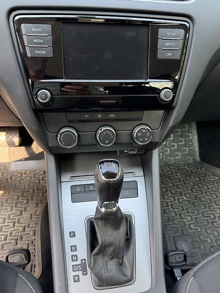 Škoda Octavia 1.5TGi původ ČR  - fotka 16 z 23