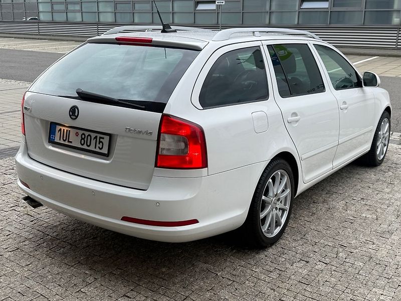 Škoda Octavia (2010) - fotka 6 z 46
