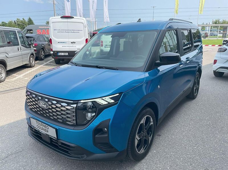 Ford Tourneo Courier Titanium, Tourneo, 43 kWh Elek - fotka 3 z 24