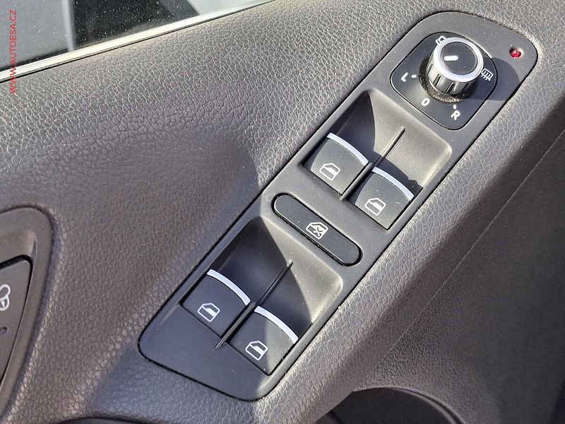 Volkswagen Tiguan (2015) 2.0 TDi 4x4, Sport&Style - fotka 11 z 19