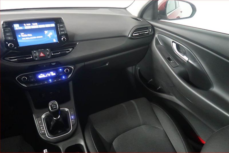 Hyundai i30 (2021) 1.5 T-GDI MHEV, ČR,1.maj - fotka 8 z 17