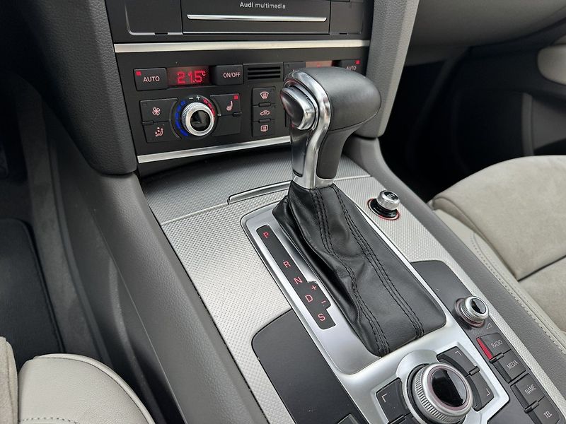 Audi Q7 (2012) 3.0TDi S-Line Vzduch Panorama - fotka 9 z 50