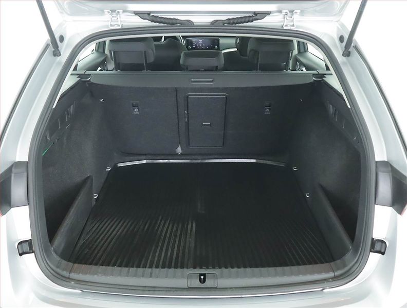 Škoda Octavia (2022) Ambition 2.0 TDI, ČR,1.maj - fotka 13 z 16