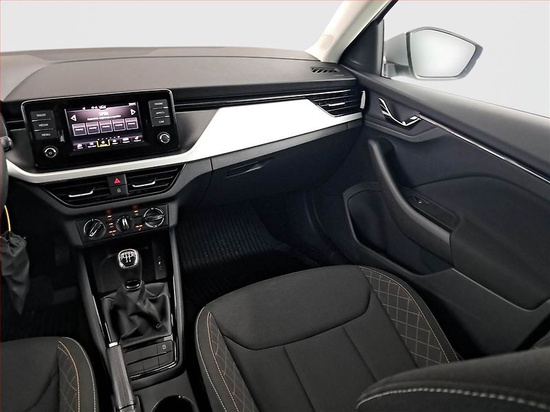 Škoda Scala (2020) 1.0 TSI, Tempomat - fotka 8 z 18