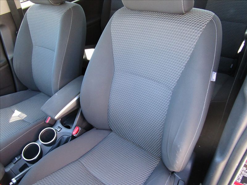 Toyota Verso 1.6 D-4D, aut. Klima, 1. maj. - fotka 13 z 41