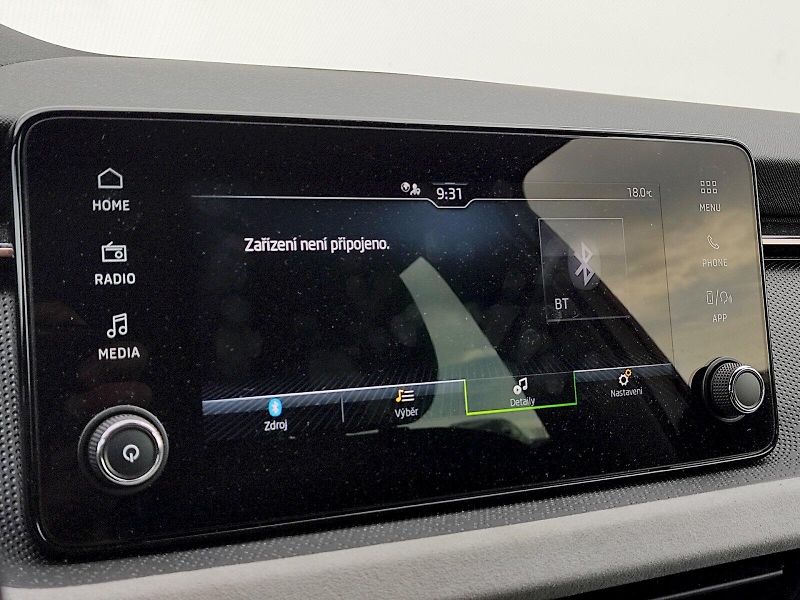 Škoda Scala (2024) Top Selection 1,0 Tsi 85 Kw - fotka 15 z 33