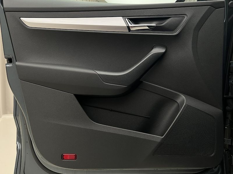 Škoda Karoq 1.5 TSI DRIVE AUT - fotka 7 z 40
